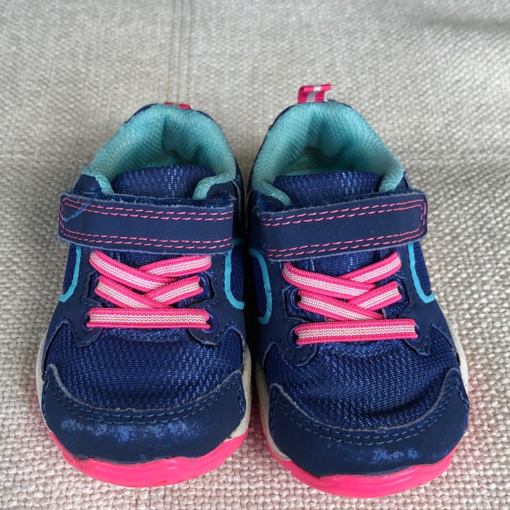 Carter’s. Size 5. - Picture 3 of 7